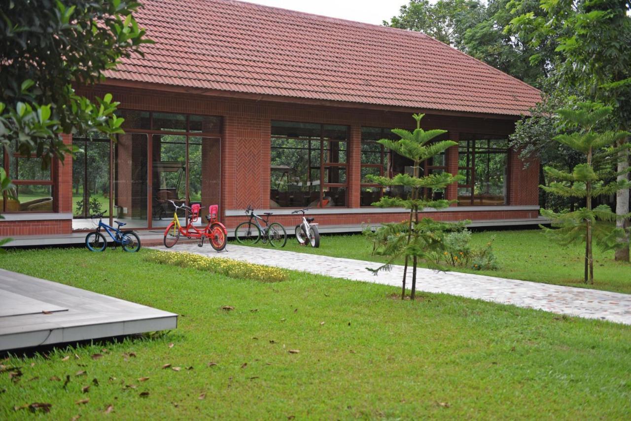 Sarah Resort Gazipur Extérieur photo