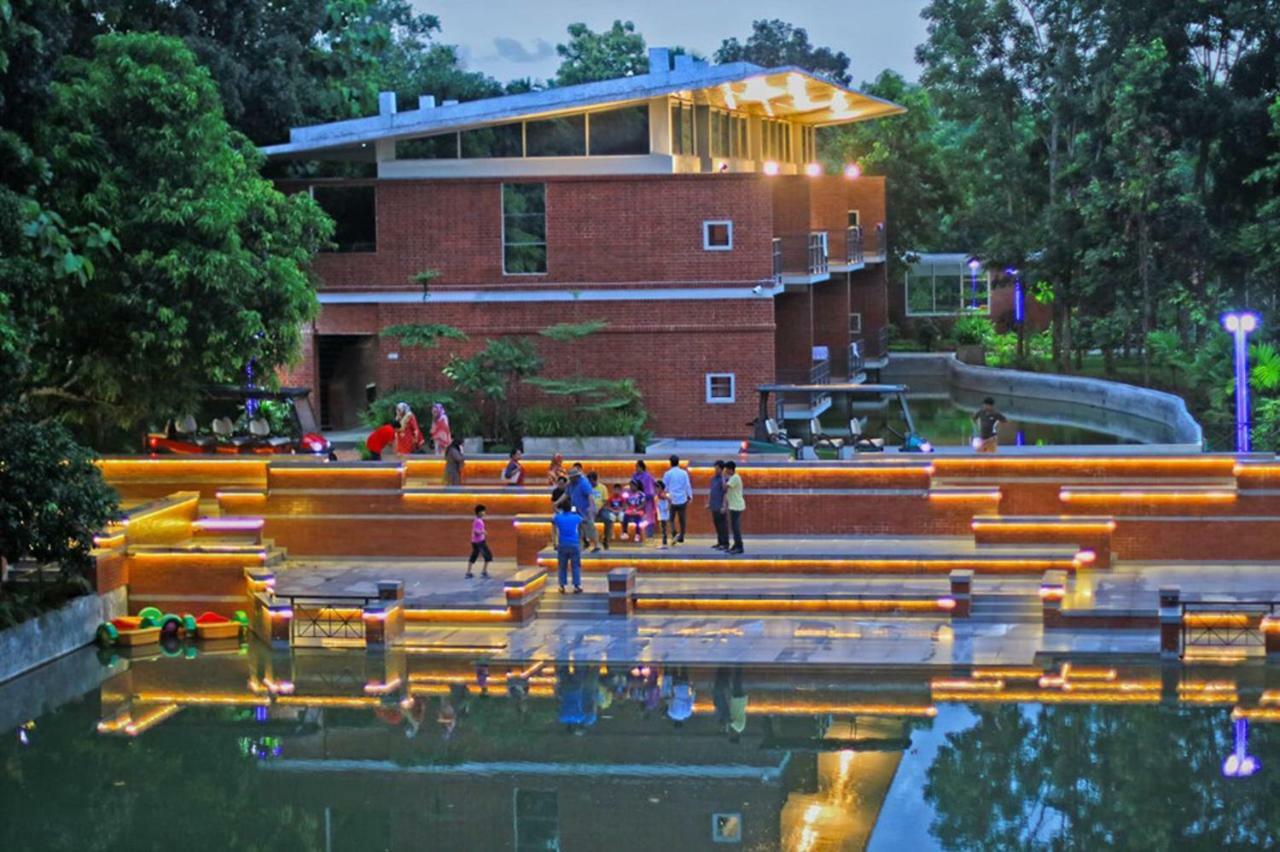 Sarah Resort Gazipur Extérieur photo