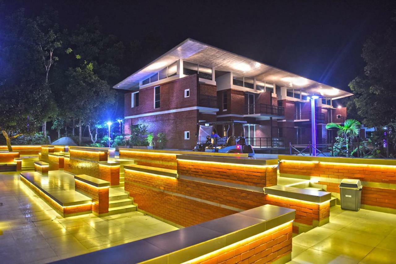 Sarah Resort Gazipur Extérieur photo